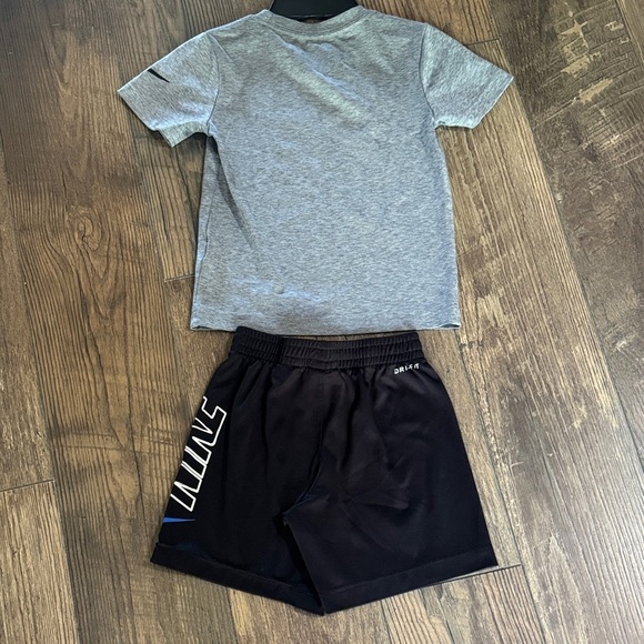 Nike Gray T-Shirt and Black Shorts Set for Boys - Picture 4 of 4